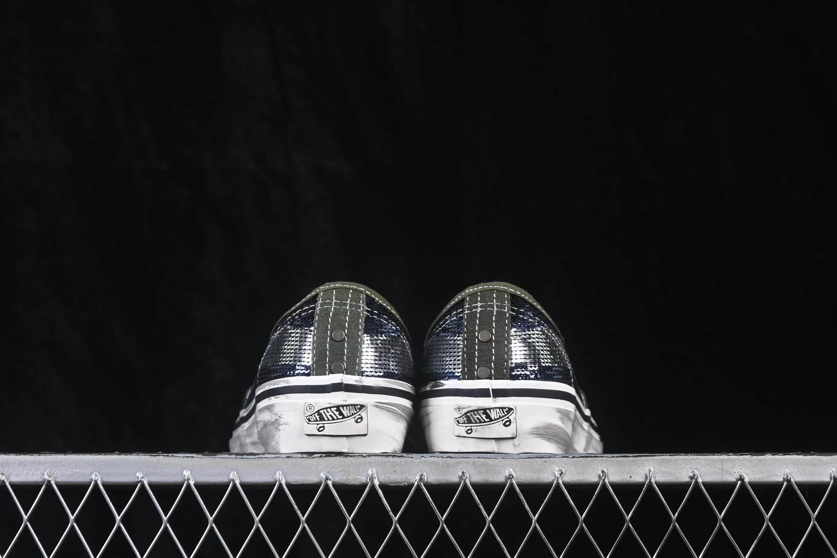 All categories Vans Vans series Vans Low Vans low-top Vans Authentic 44 Vans high-end branch low-top casual skateboard shoes VN000DB824O